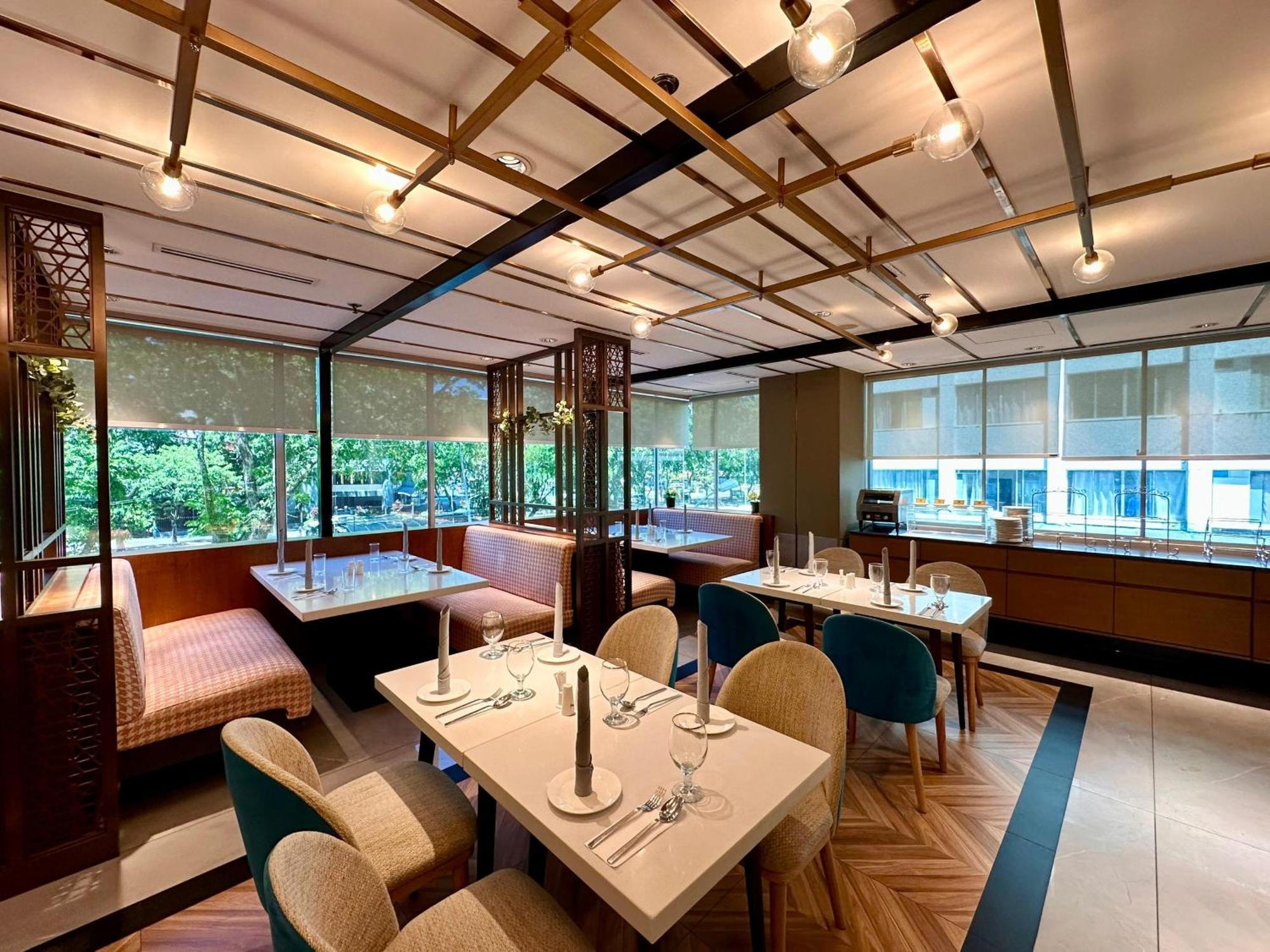 King Park Hotel Kota Kinabalu Ngoại thất bức ảnh